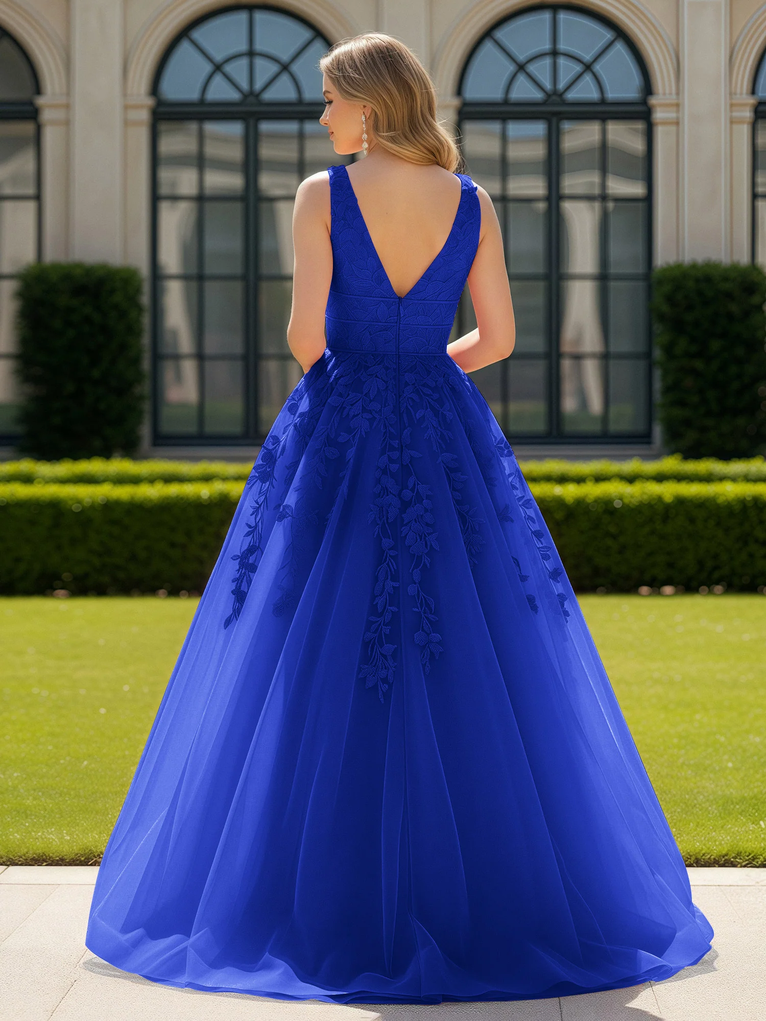 Appliqued Tulle Open Back Plunging V-Neck Prom Dress Royal Blue - Image 2