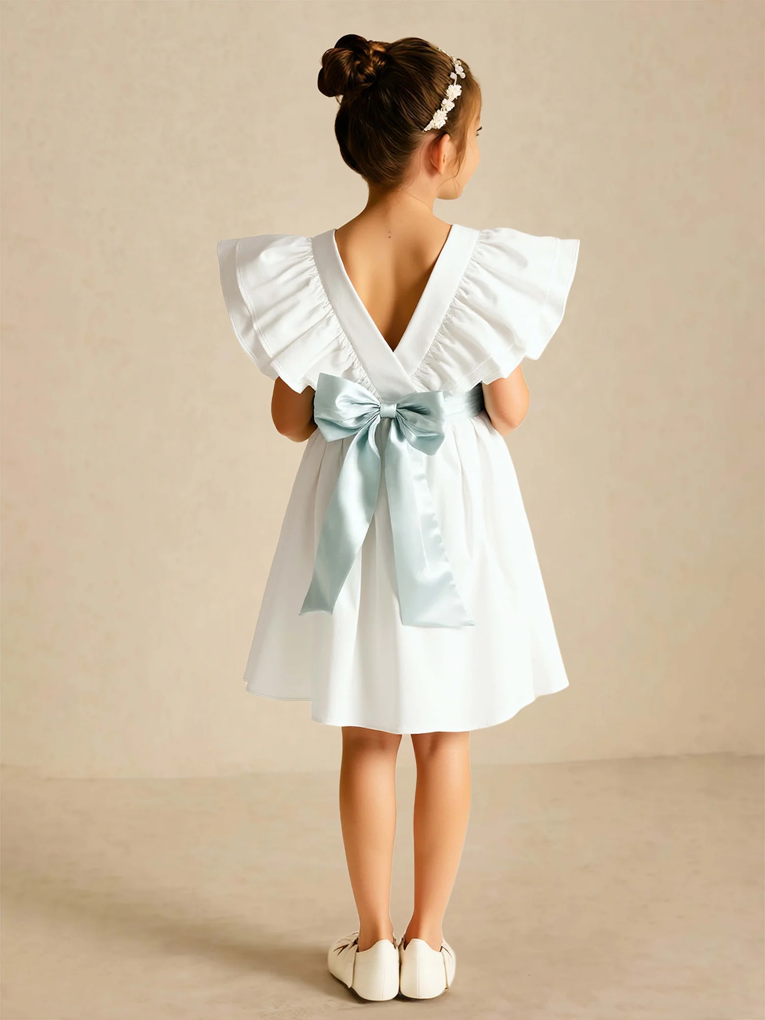 Scoop Neck Knee-Length Flower Girl Dress With Bow White - Image 2