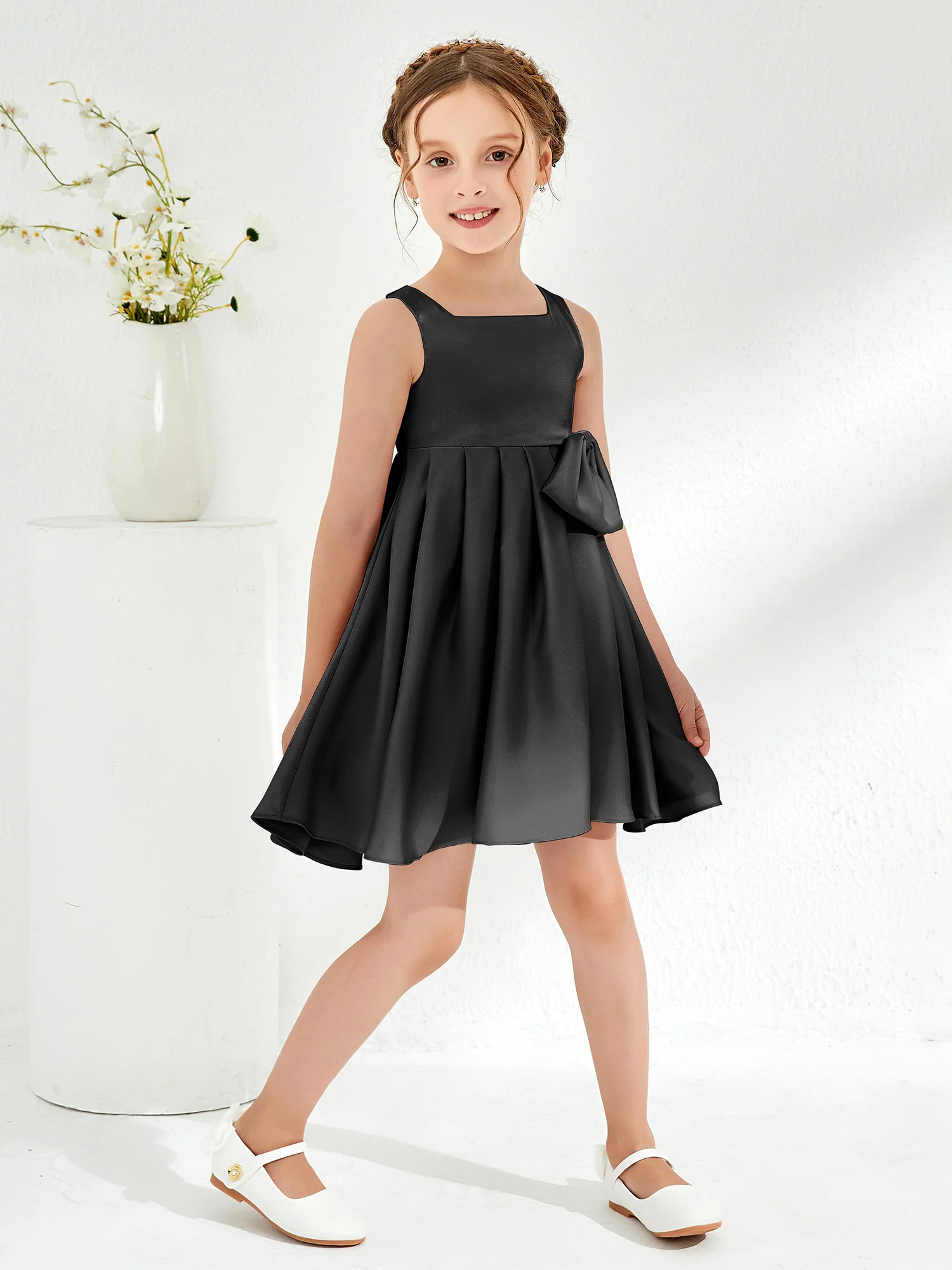 Square Pleated Knee-Length Girl's Dress with Bow Black - Image 3
