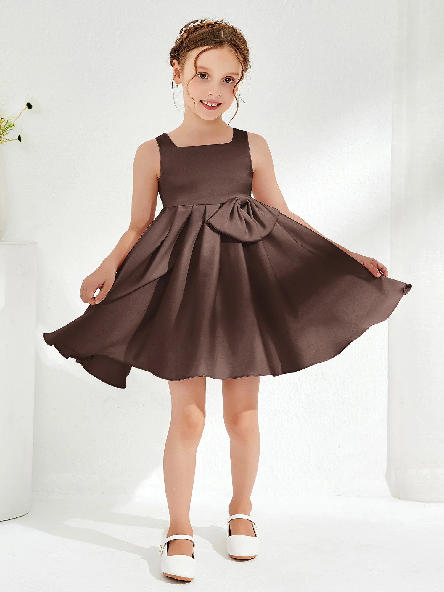 Square Pleated Knee-Length Girl's Dress with Bow Chocolate