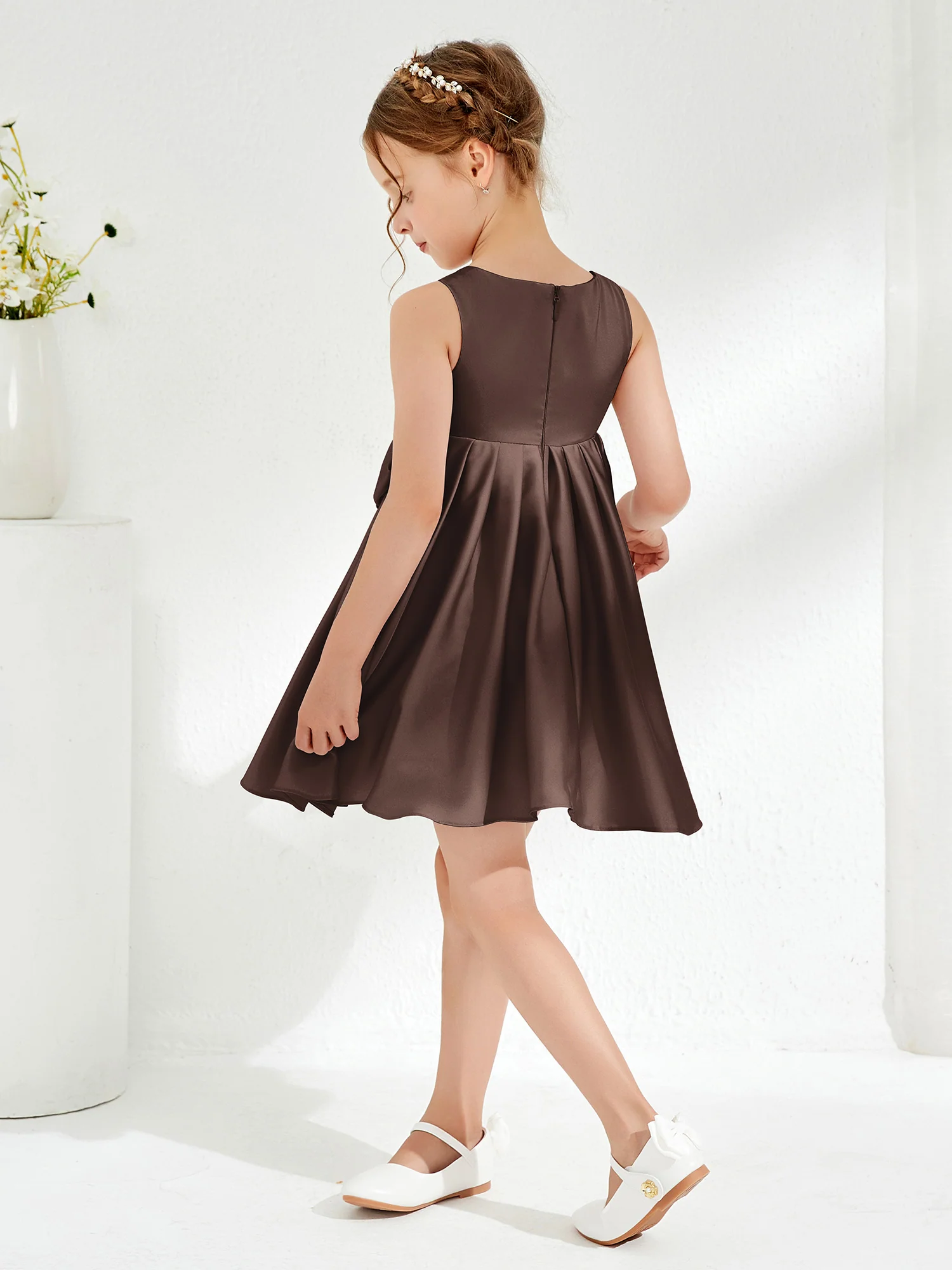 Square Pleated Knee-Length Girl's Dress with Bow Chocolate - Image 2