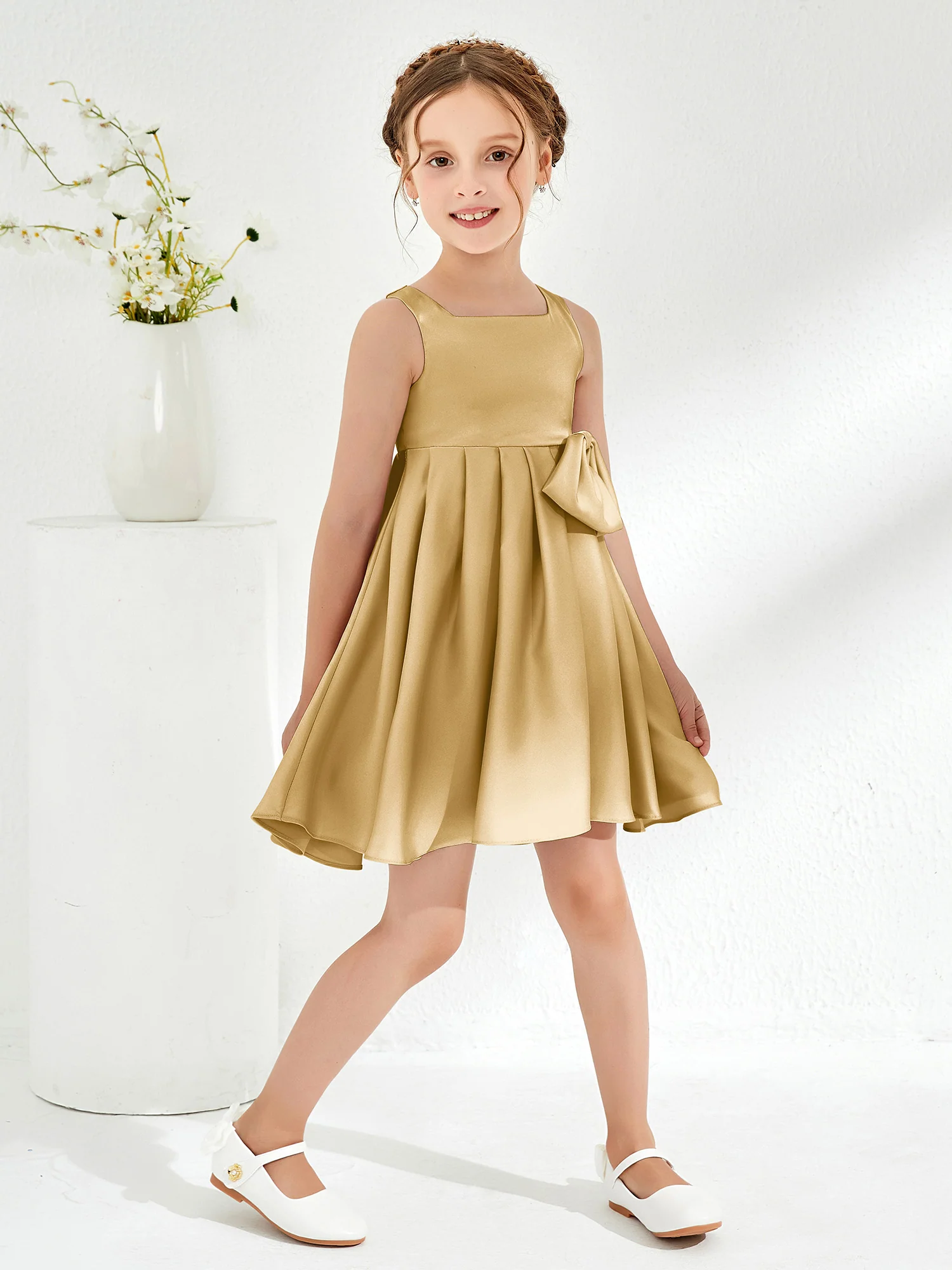 Square Pleated Knee-Length Girl's Dress with Bow Gold - Image 3