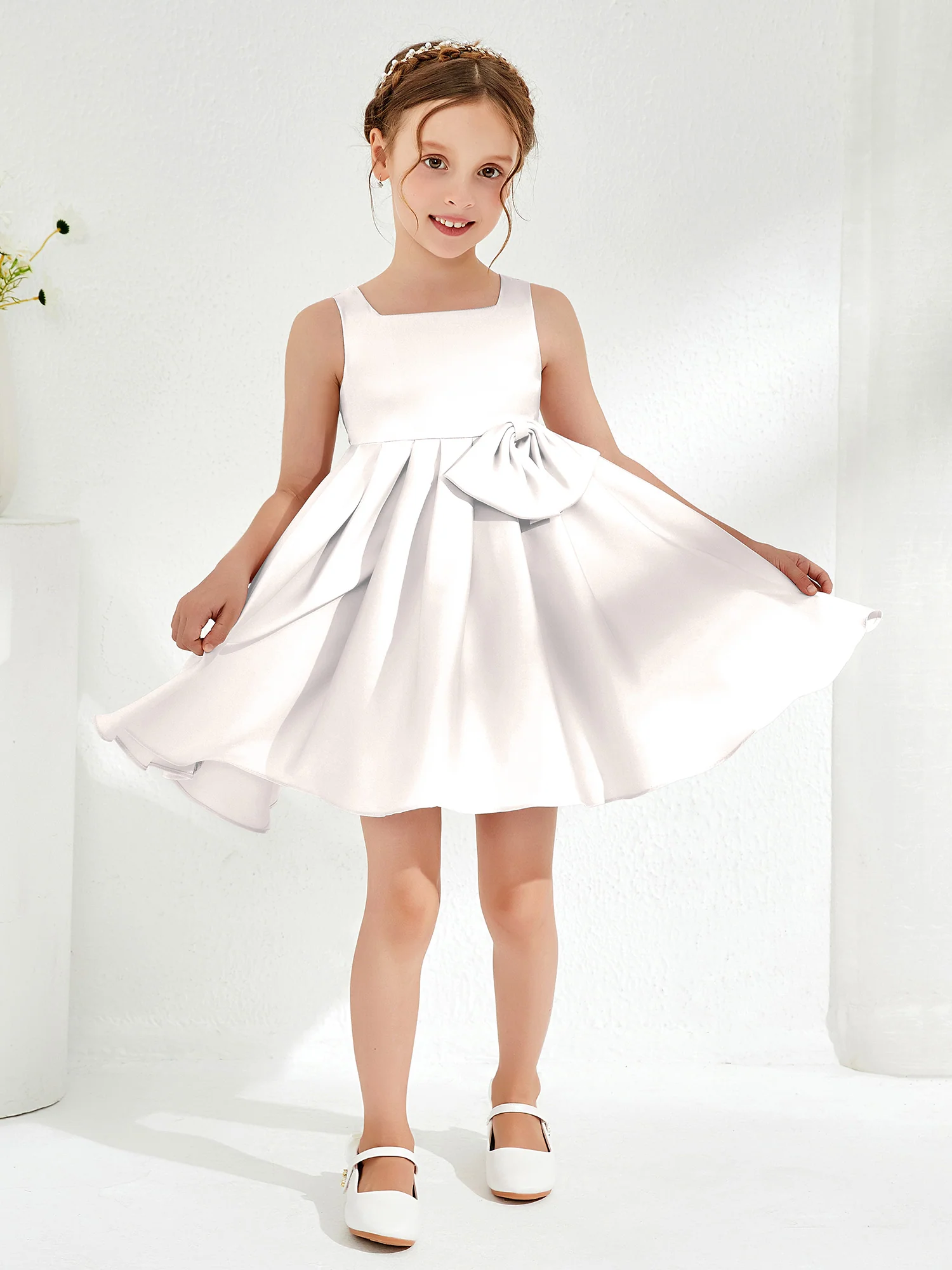Square Pleated Knee-Length Girl's Dress with Bow Ivory