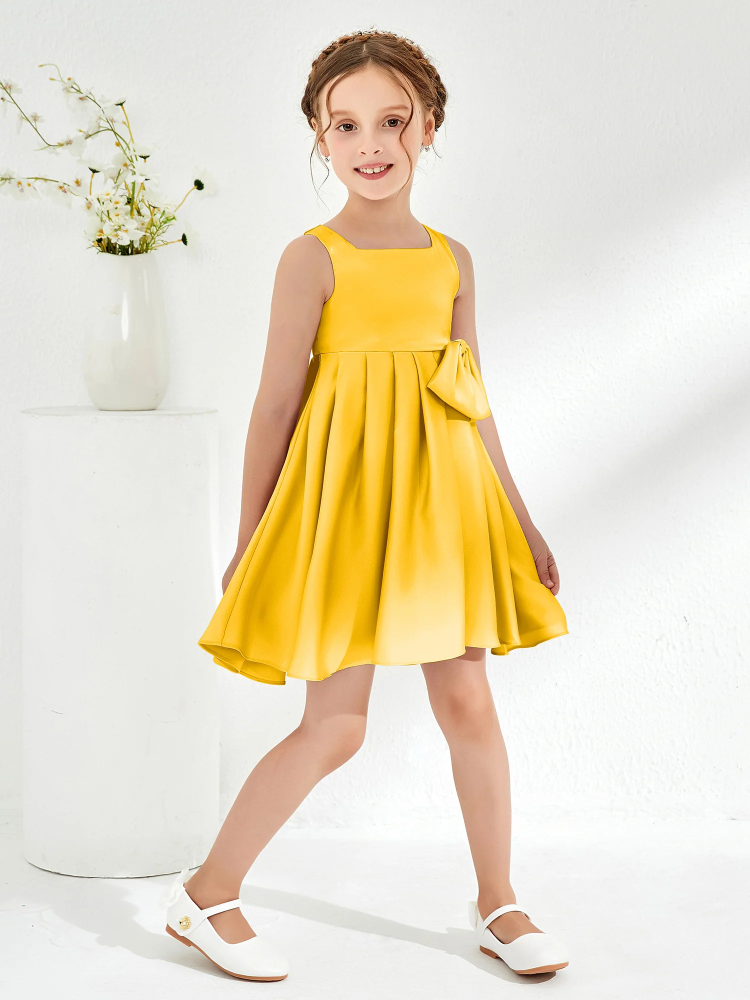 Square Pleated Knee-Length Girl's Dress with Bow Marigold - Image 3