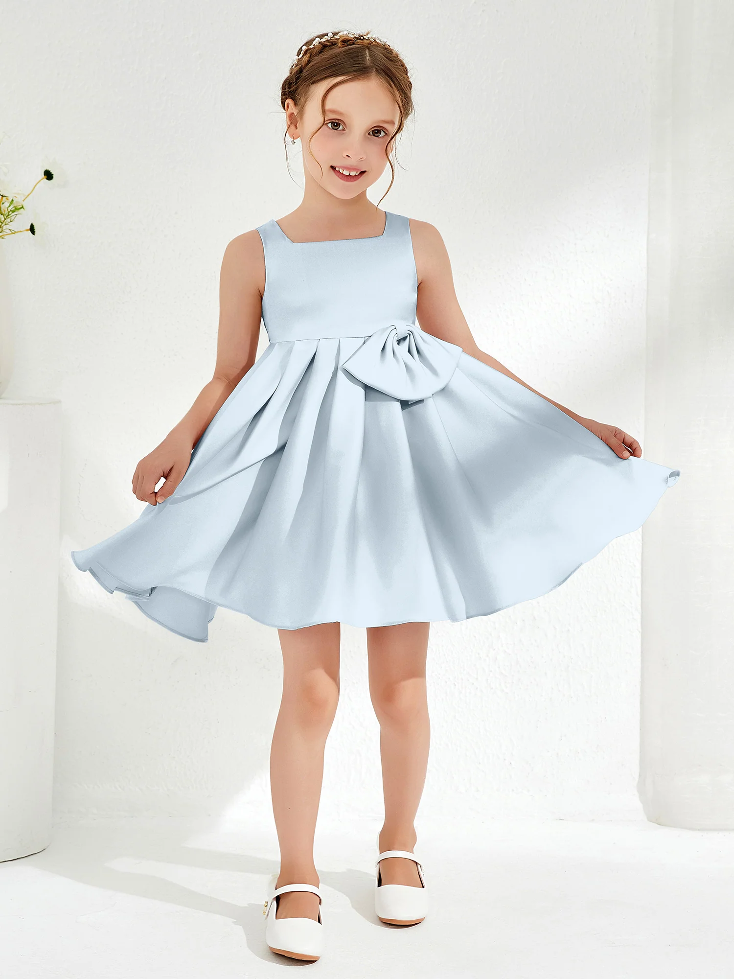 Square Pleated Knee-Length Girl's Dress with Bow Mist