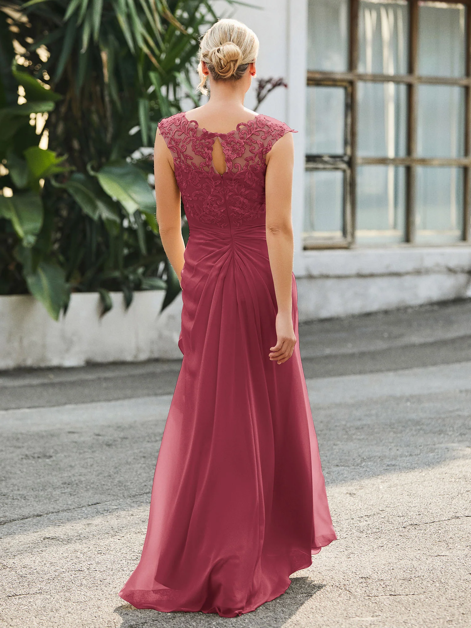 V-neck Lace Top Ruched Sheath Dress Cinnamon Rose - Image 2